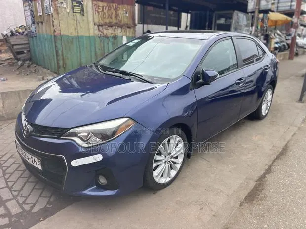 Toyota Corolla S 4dr Sedan (1.8L 4cyl CVT) 2015 Blue · Photo 1