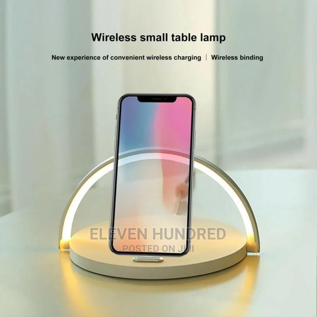 Wireless Charger Block Fast Charging With LED Table Lamptab · Photo 1