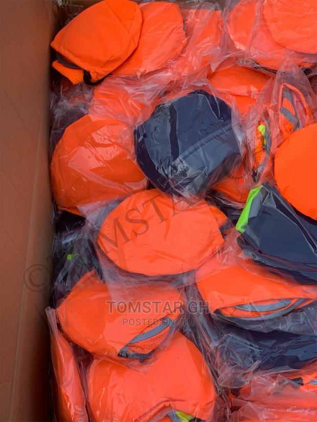 Hi Visibility Safety Sunshade · Photo 2