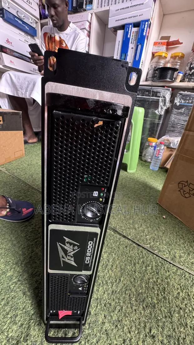 Peavey Cs 2000 Mid Amplifier · Photo 1