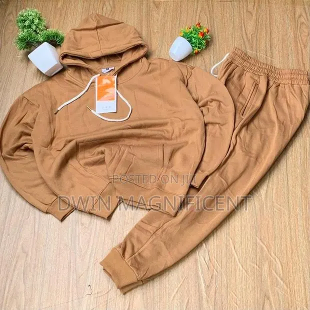 Plain Hoodie and Pant · Photo 1