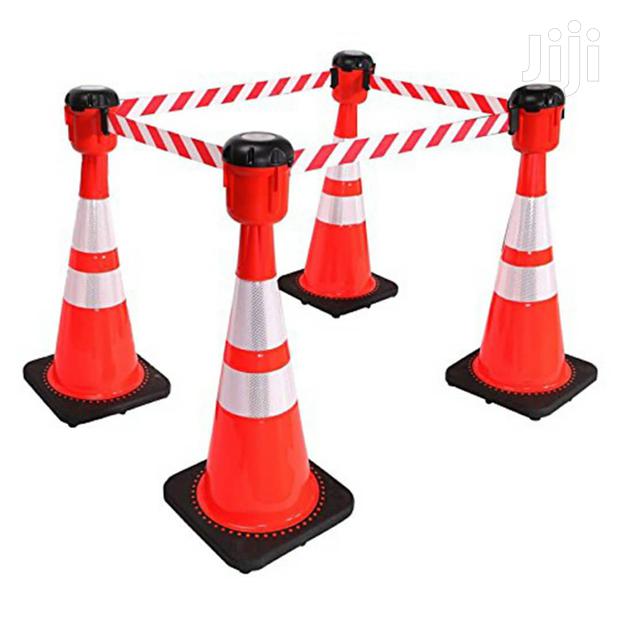 Cone Topper/ Retractable Caution Tape · Photo 2