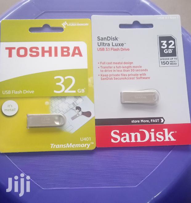 32gb Pen Drive · Photo 1