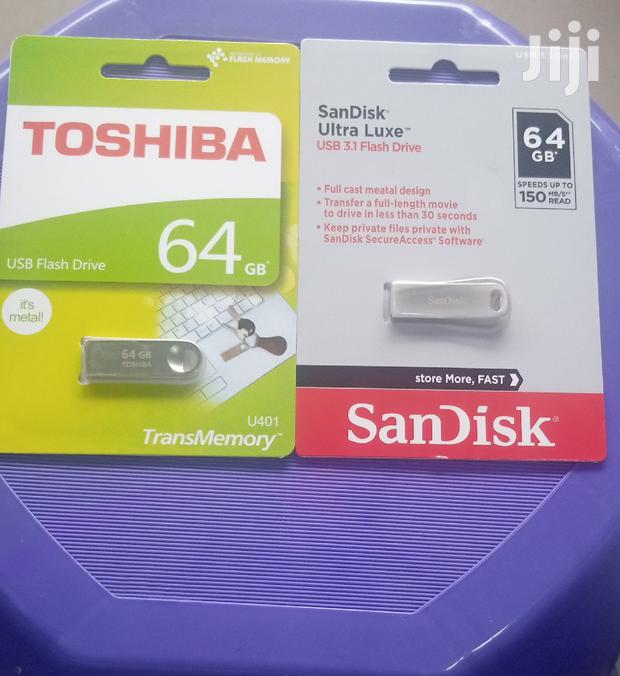 64GB Pen Drive · Photo 1