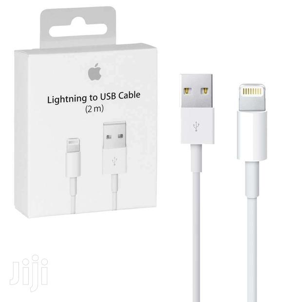 2M Fast Lightning Charge and Data Sync Cable · Photo 1