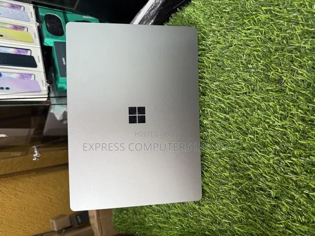 Laptop Microsoft Surface Laptop 5 16GB Intel Core I5 SSD 512GB · Photo 1