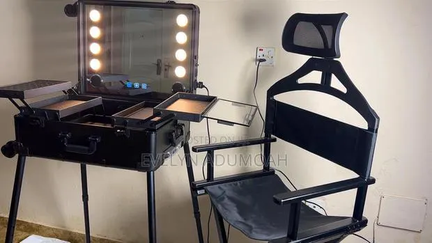 Professional Makeup Vanity Station With Led Mirror · Photo 1