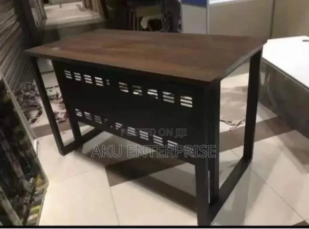Office Desk · Photo 1
