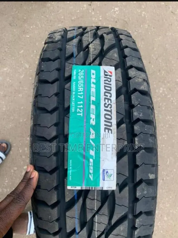 265/65 R17 Bridgestone Tyres · Photo 1