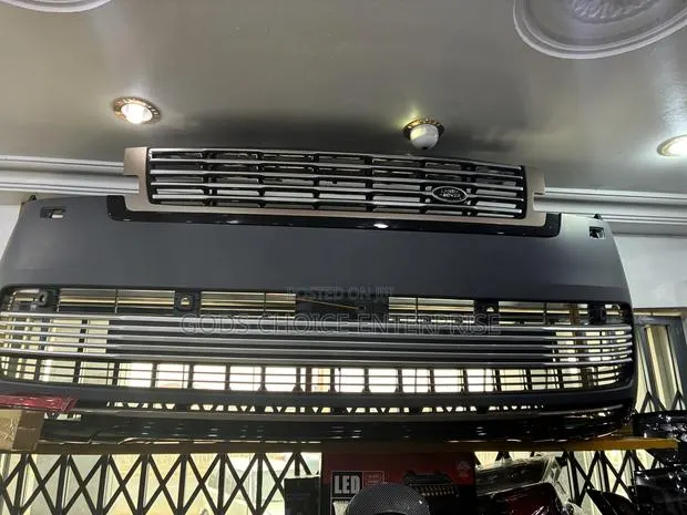 Complete Front Bumper Range Rover Vogue 2023-2024-2025 · Photo 1