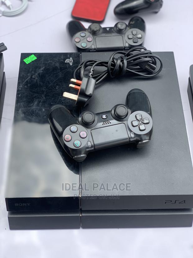 Playstation 4 Slim and Standard · Photo 6