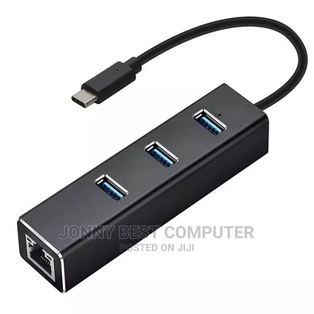 Type 3.0 USB Hub With Lan · Photo 1