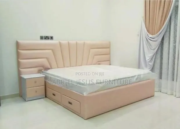 Super King Size Bed With Mattress and Nightstand · Photo 1