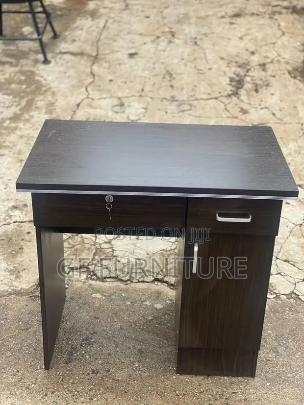 Office Desk · Photo 1