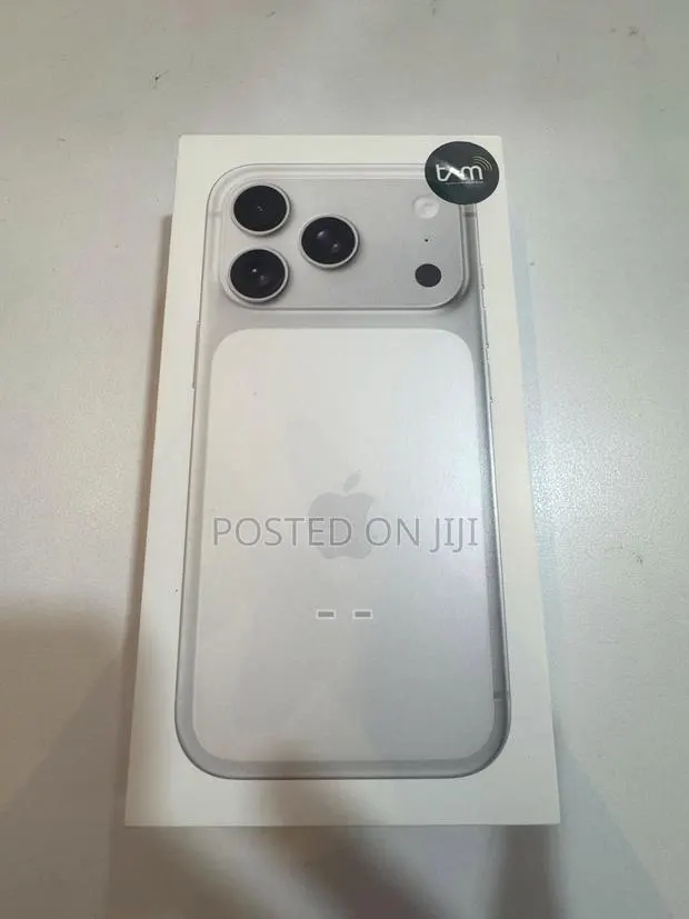 New Apple iPhone 17 Pro Max 512 GB Silver · Photo 1