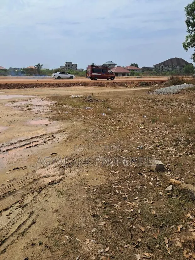 Roadside for Sale at Kantanka Junction Winiba Road · Photo 1