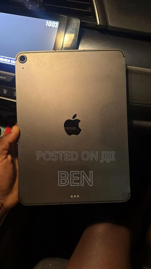 Apple iPad Air (2022) 256 GB Gray · Photo 1