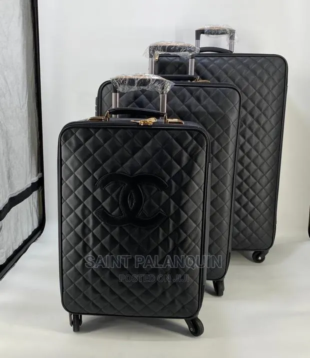 Chanel Traveling N Luggage · Photo 1