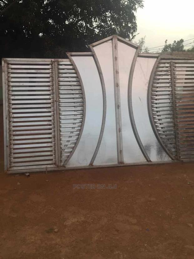 Metal 14 Feet×7 Ft Push/Sliding Gates · Photo 4