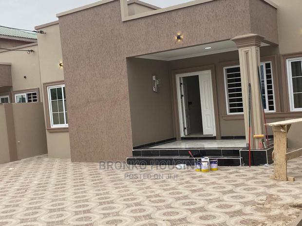 3bdrm House in Bronko Housing, Accra Metropolitan for sale · Photo 2