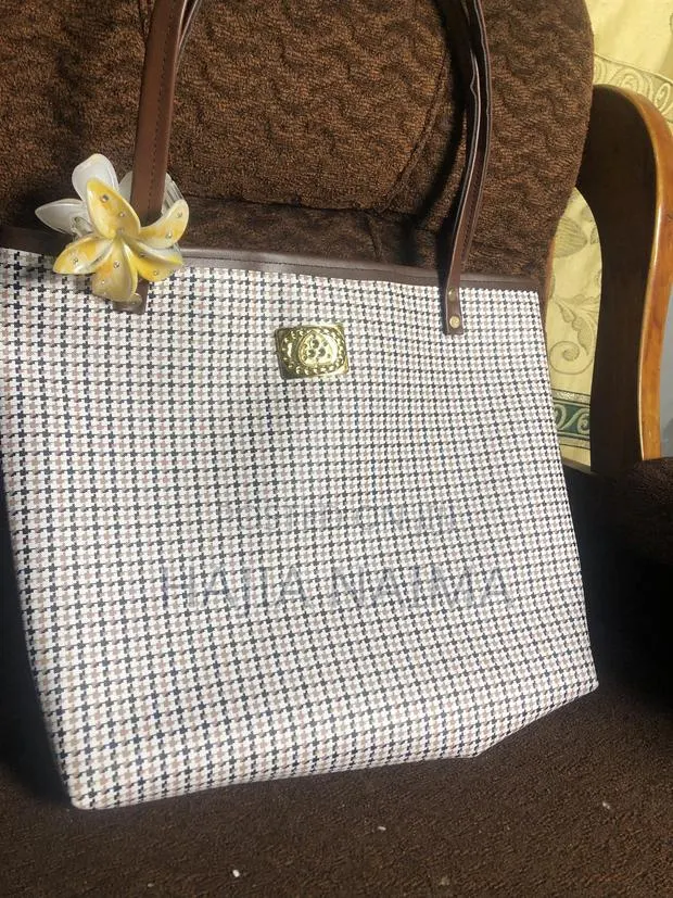 Tote Bags for Class · Photo 1