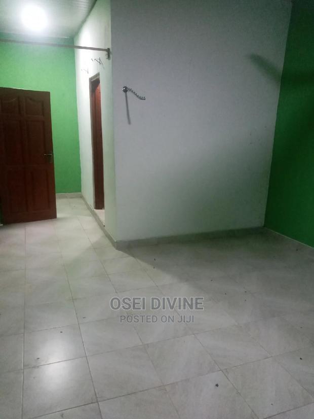 Spacious Chamber and Hall S/C Dansoman · Photo 3