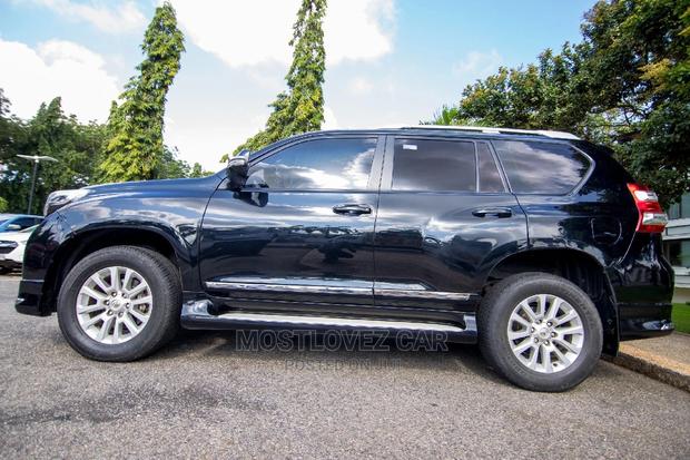 Car Rentals Toyota Land-Cruisers Prado for Rent in Accra · Photo 2