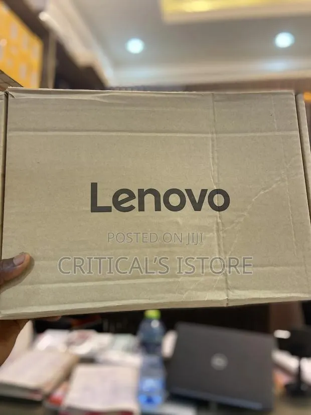 New Laptop Lenovo 300e 4GB Intel SSD 128GB · Photo 1