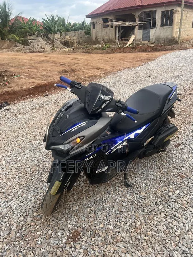 Yamaha Aerox 2025 Blue · Photo 1