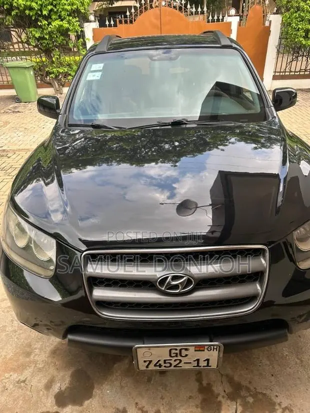 Hyundai Santa Fe 2011 Black · Photo 1