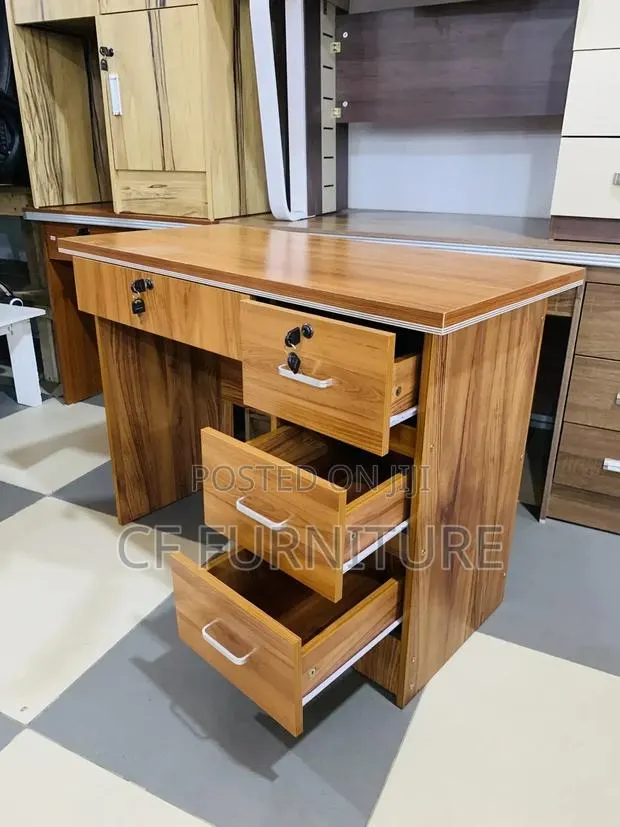 Modern Wooden Office Desk · Photo 1