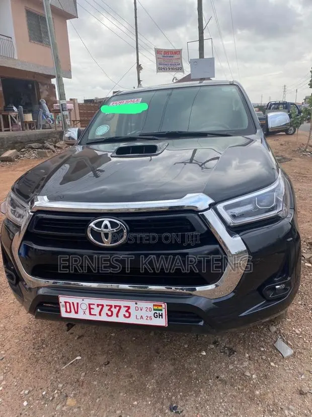 Toyota Hilux 2014 Black · Photo 1