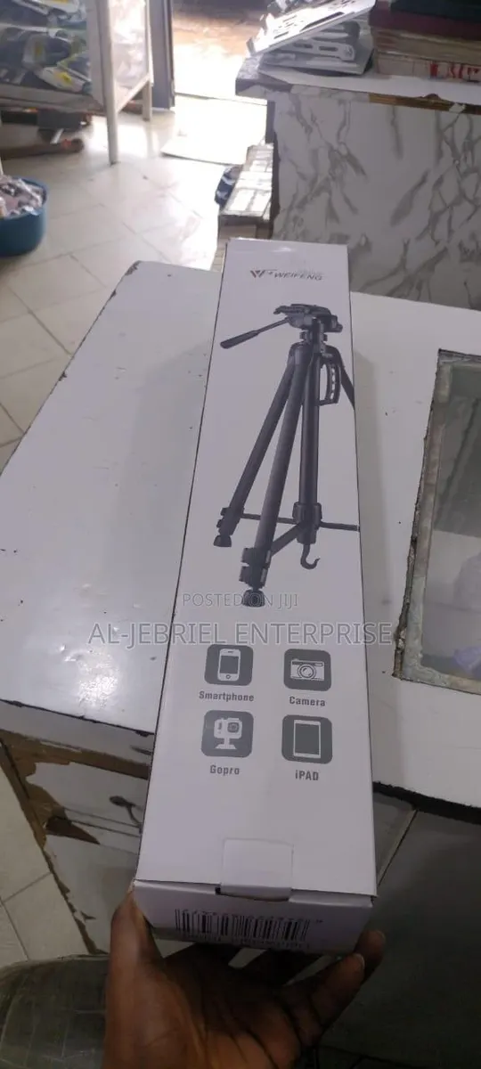 Tripod Stand · Photo 1