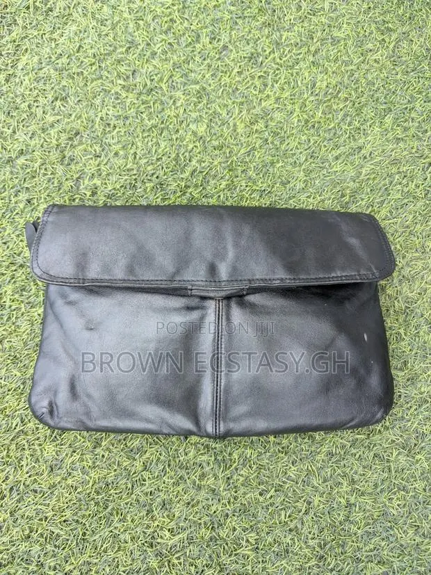 Korean Made Clutch Bag (Home Used) · Photo 1