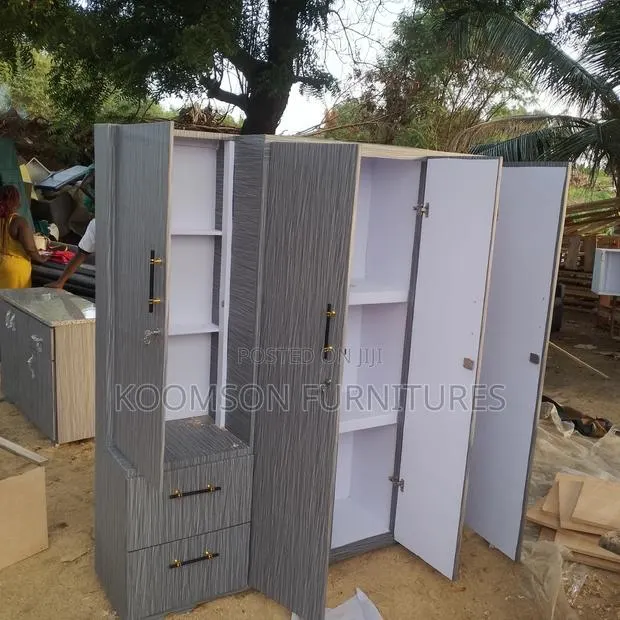 Quality Wardrobe 4in1 With Mirror · Photo 1