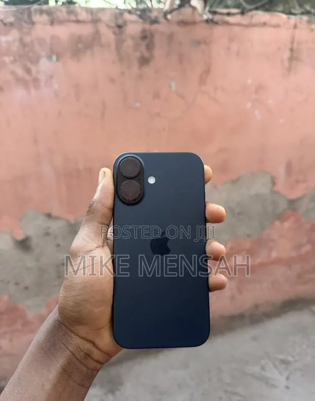 Apple iPhone 16 128 GB Black · Photo 1