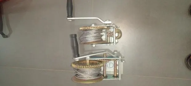 Hand Winch · Photo 1