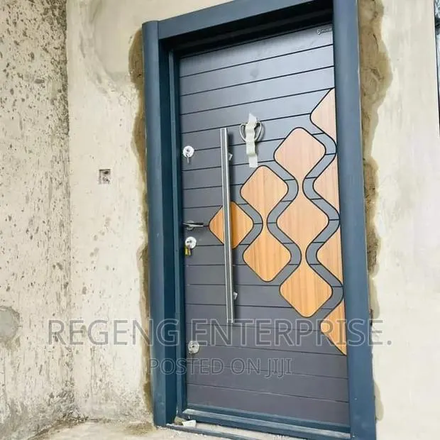 (3) Locks Exclusive Security Door · Photo 1