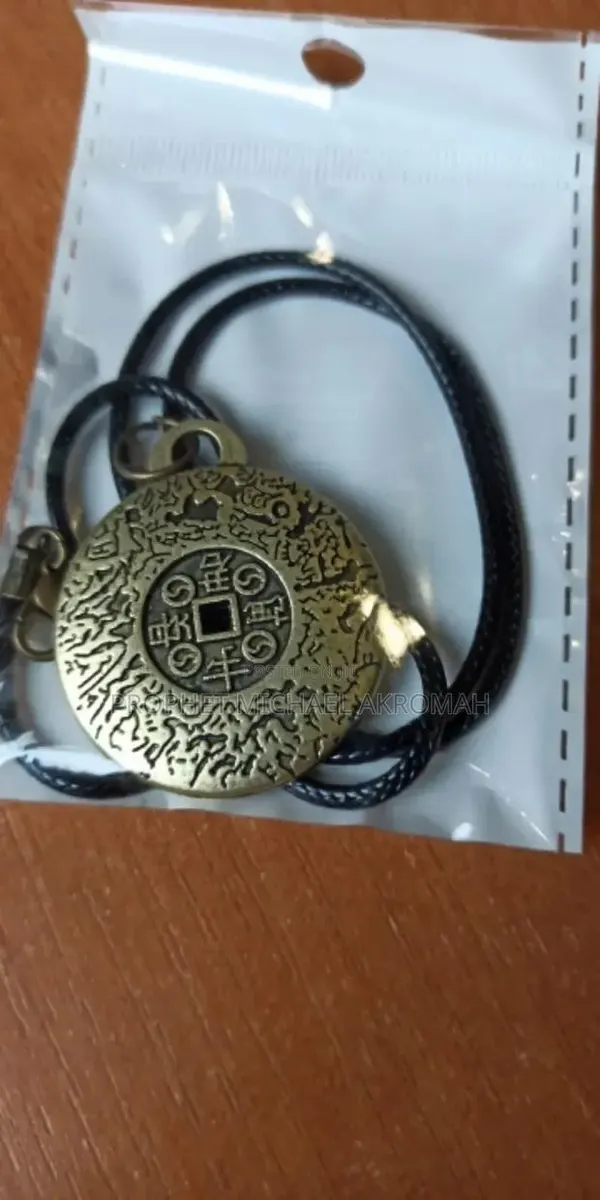 Feng Shui Money Amulet Necklace · Photo 1