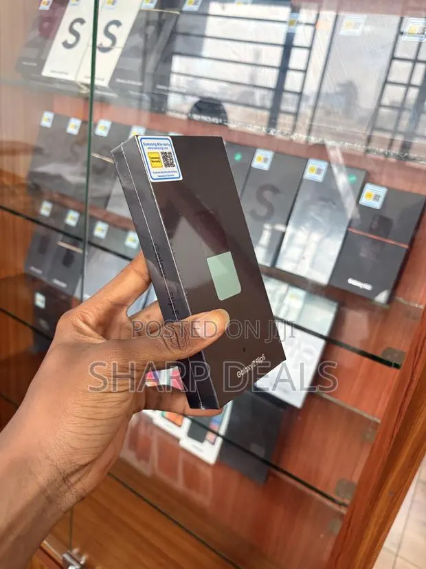 New Samsung Galaxy Z Flip 5 256 GB White · Photo 1