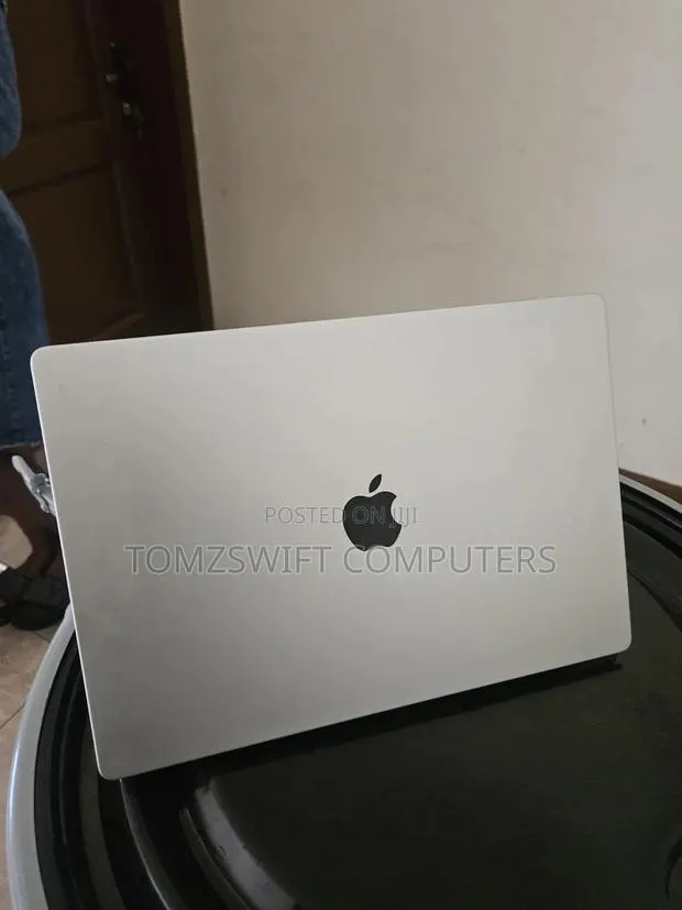 Desktop Computer Apple Mac Pro 32GB Apple M1 Max SSHD (Hybrid) 1T · Photo 1