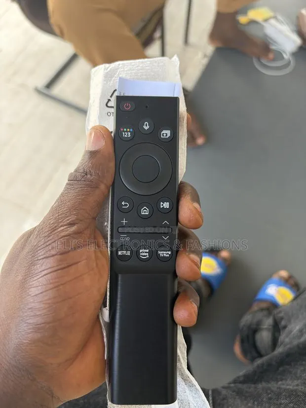 New Samsung Smart One Remote With Voice Control · Photo 1