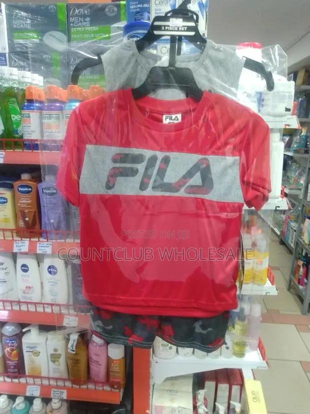 FILA 3piece Set Size 5/6 · Photo 1