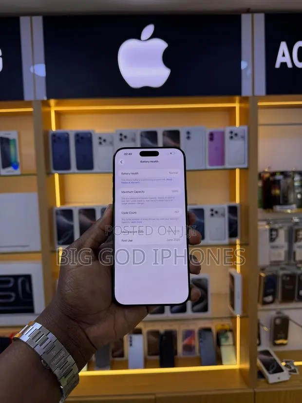 Apple iPhone 16 Pro Max 256 GB Gray · Photo 1