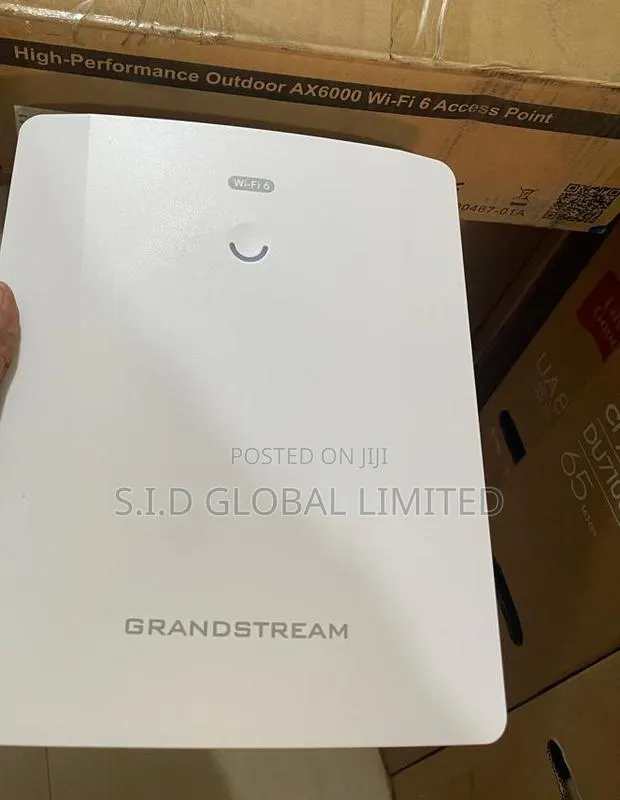 Grandstream Ax6000 Long-Range 802.11ax Connectivity for Large Areas · Photo 1