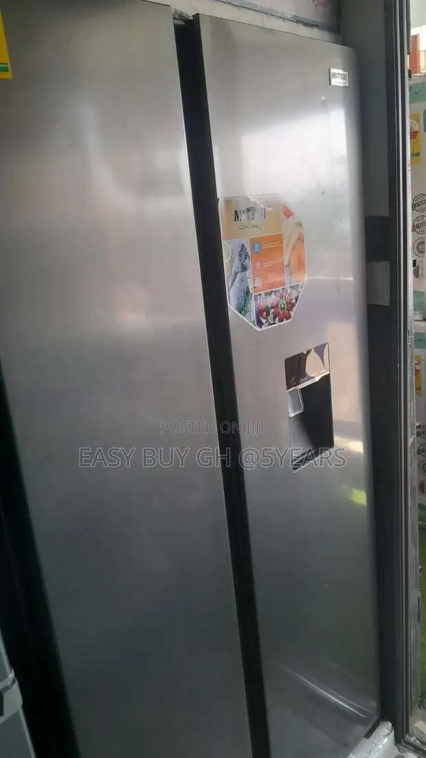 A Brand New Mitsui Refrigerator · Photo 1