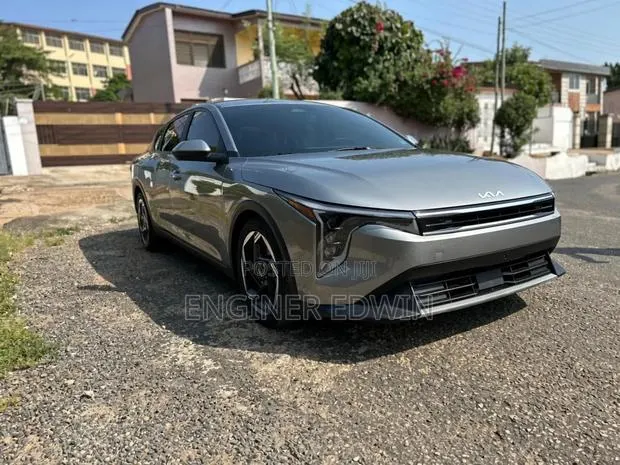 Kia K4 EX FWD 2025 Gray · Photo 1