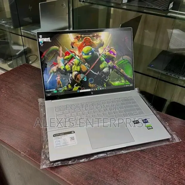 New Laptop HP Pavilion 15 16GB Intel Core i9 SSD 1T · Photo 1
