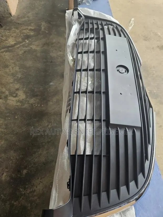 Yaris 2015,2016,2017,2018/ Down Shells · Photo 1