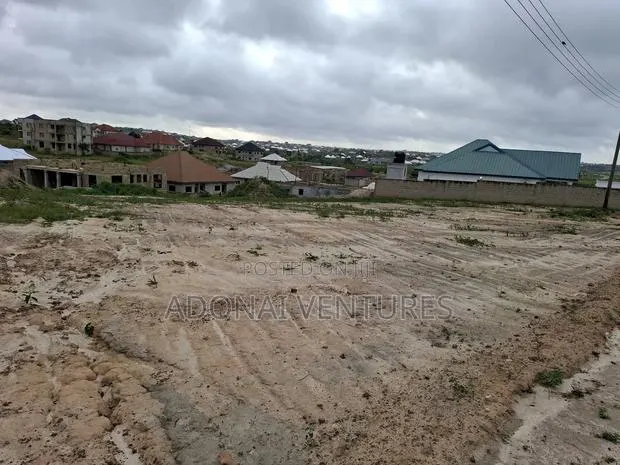One Full Plot of Land for Sale in Sokoban Odaso · Photo 1